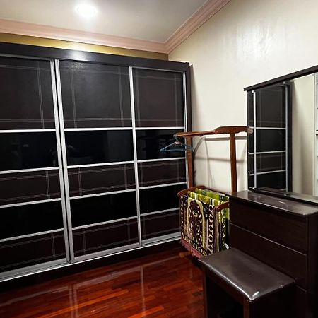 Yb Guest House 4 Bilik 5 Katil Chukai Eksteriør billede
