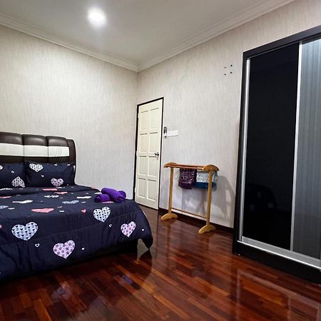 Yb Guest House 4 Bilik 5 Katil Chukai Eksteriør billede
