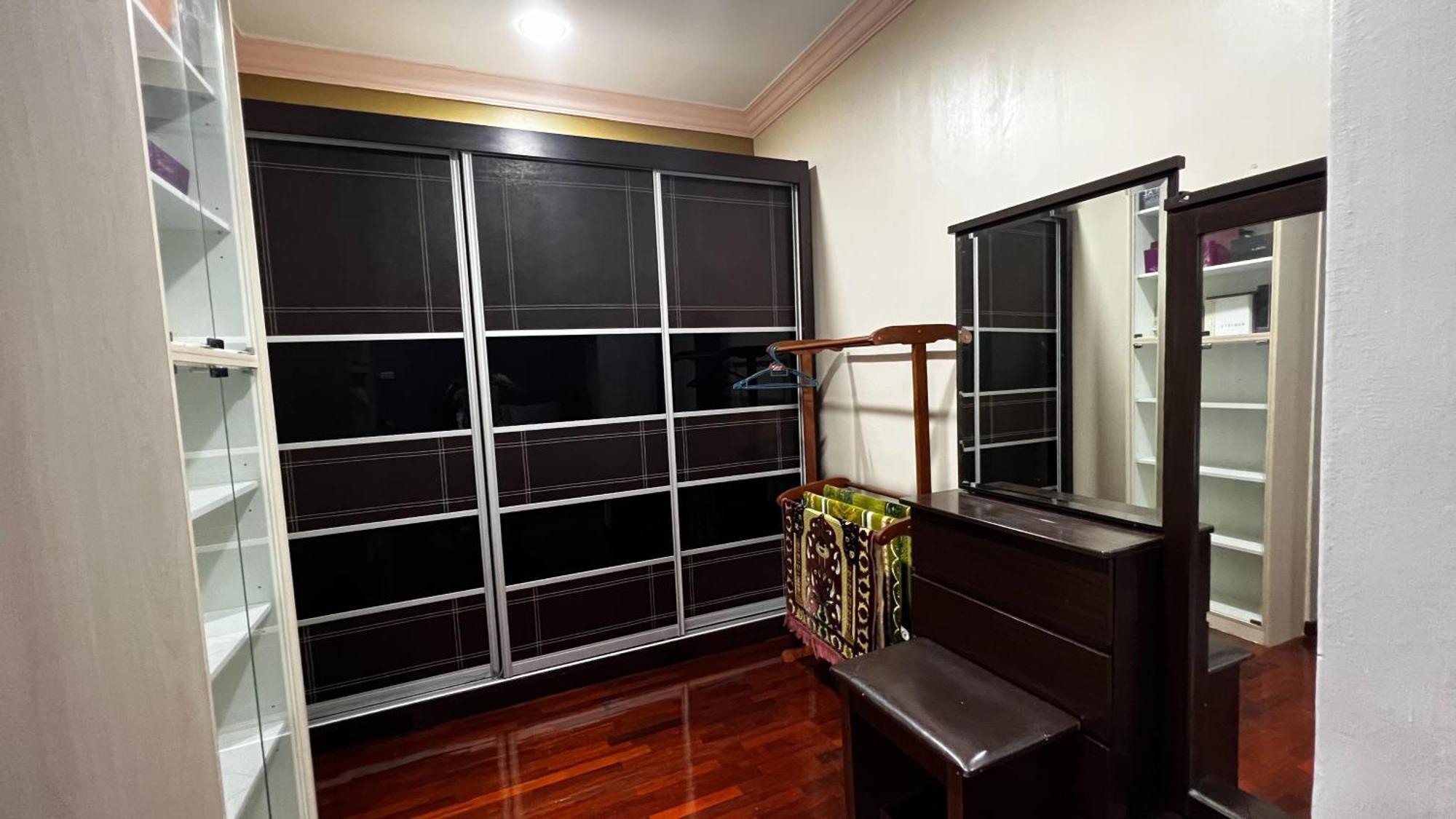 Yb Guest House 4 Bilik 5 Katil Chukai Eksteriør billede