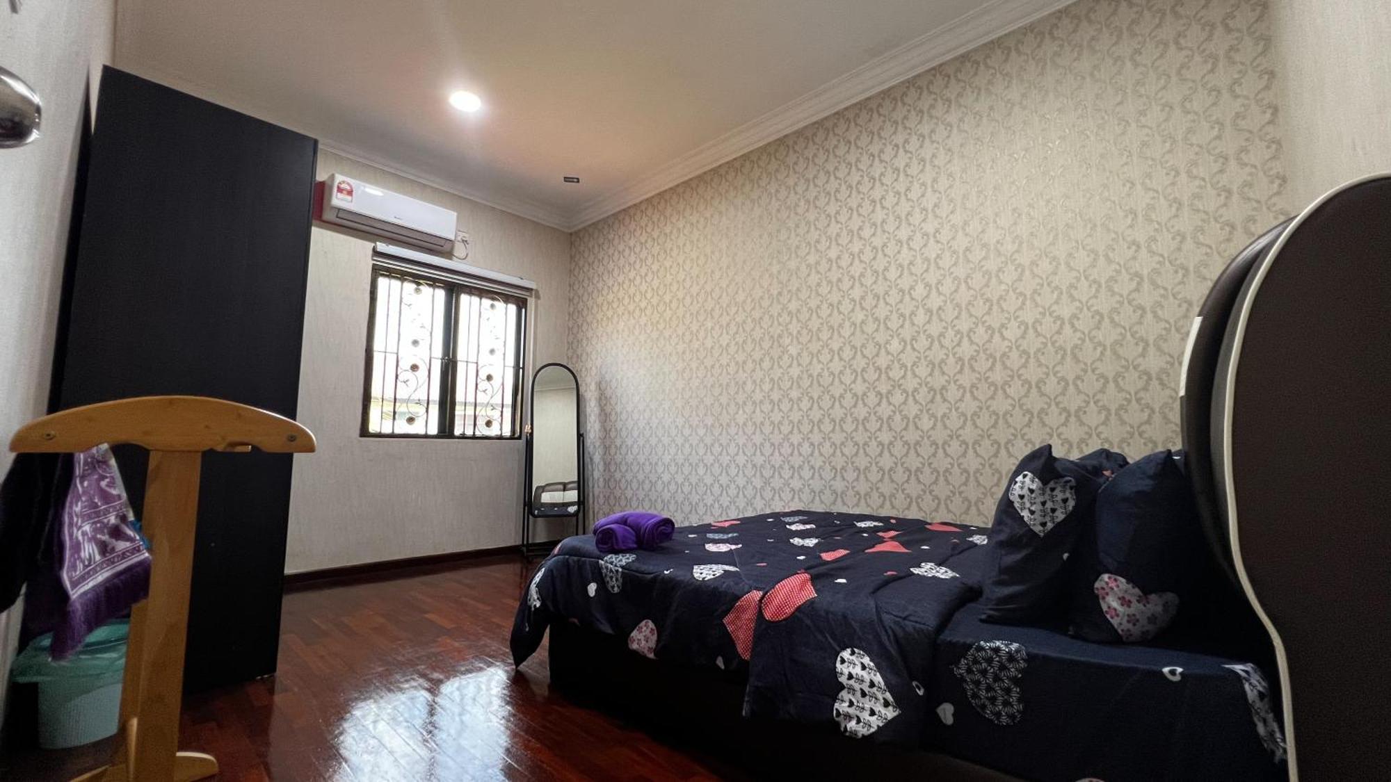 Yb Guest House 4 Bilik 5 Katil Chukai Eksteriør billede