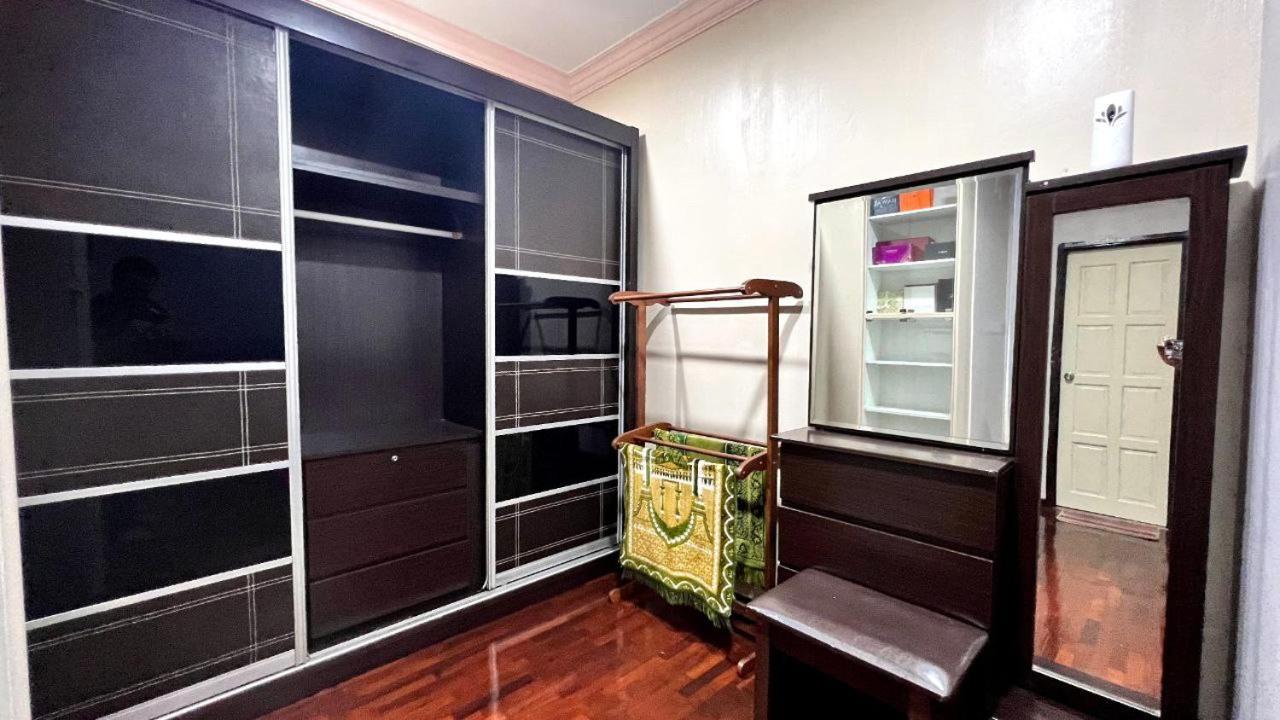 Yb Guest House 4 Bilik 5 Katil Chukai Eksteriør billede