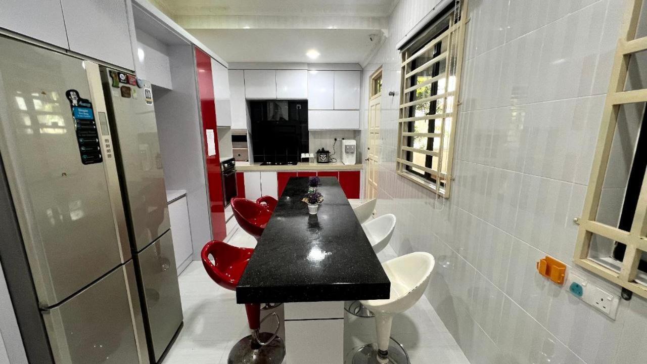 Yb Guest House 4 Bilik 5 Katil Chukai Eksteriør billede