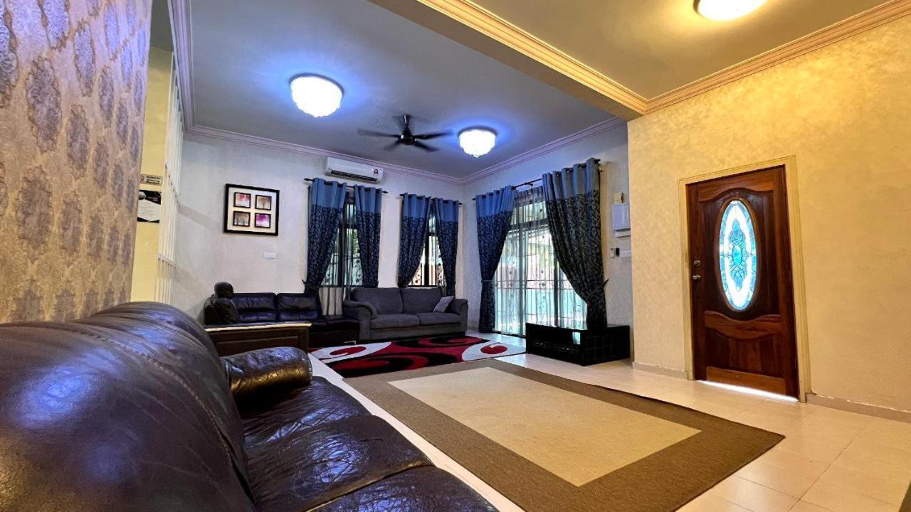 Yb Guest House 4 Bilik 5 Katil Chukai Eksteriør billede