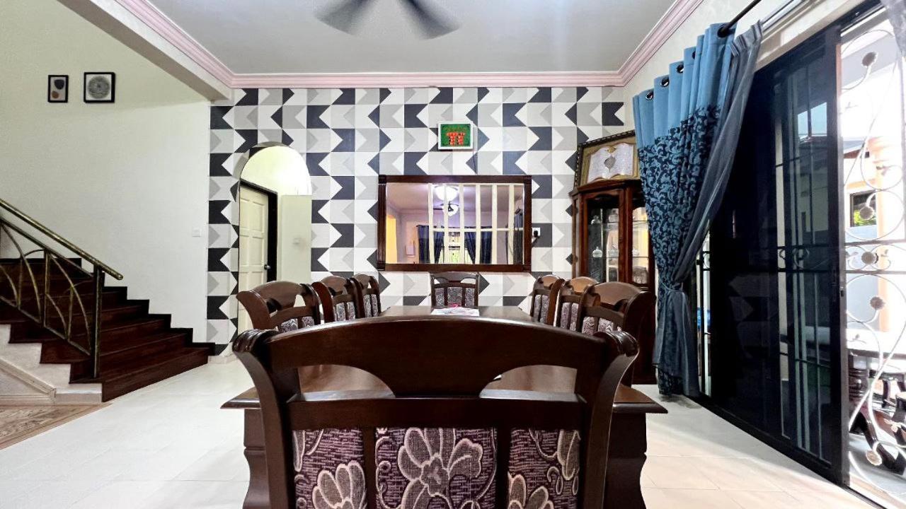 Yb Guest House 4 Bilik 5 Katil Chukai Eksteriør billede