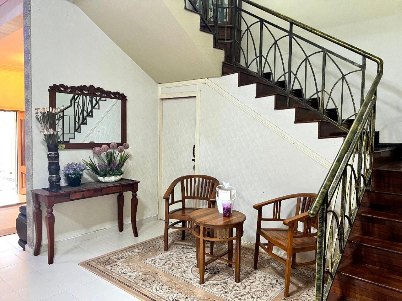 Yb Guest House 4 Bilik 5 Katil Chukai Eksteriør billede