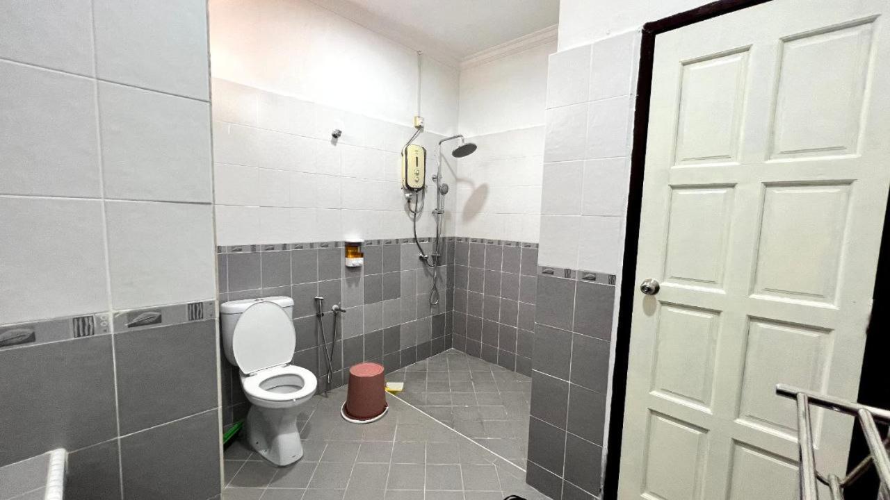 Yb Guest House 4 Bilik 5 Katil Chukai Eksteriør billede