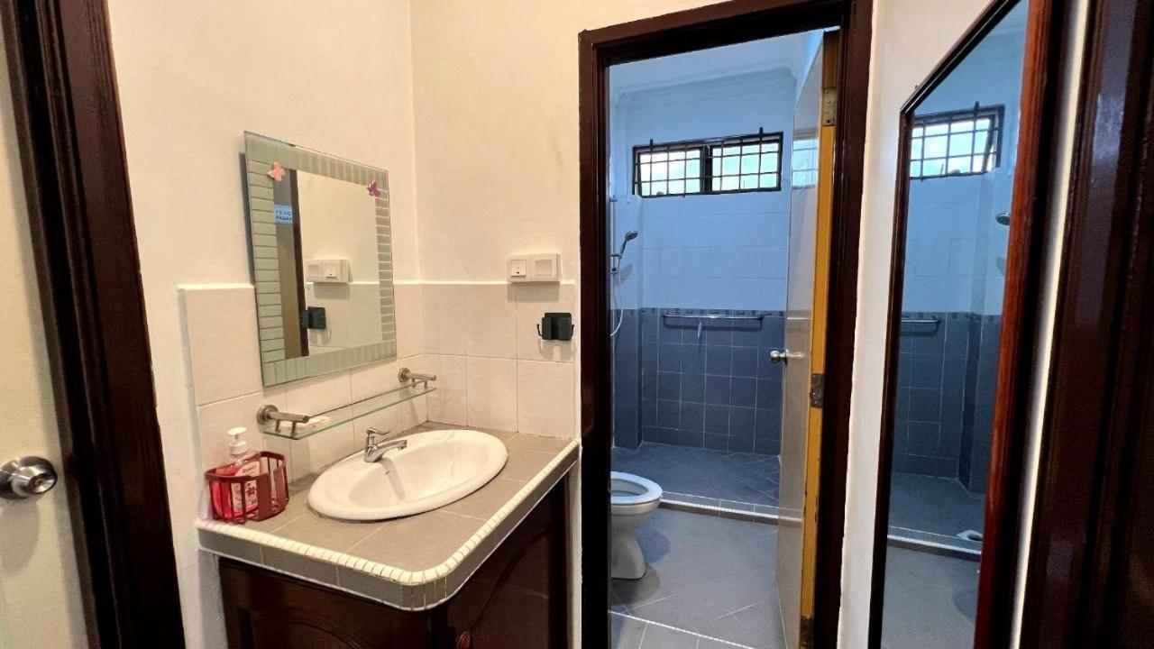 Yb Guest House 4 Bilik 5 Katil Chukai Eksteriør billede