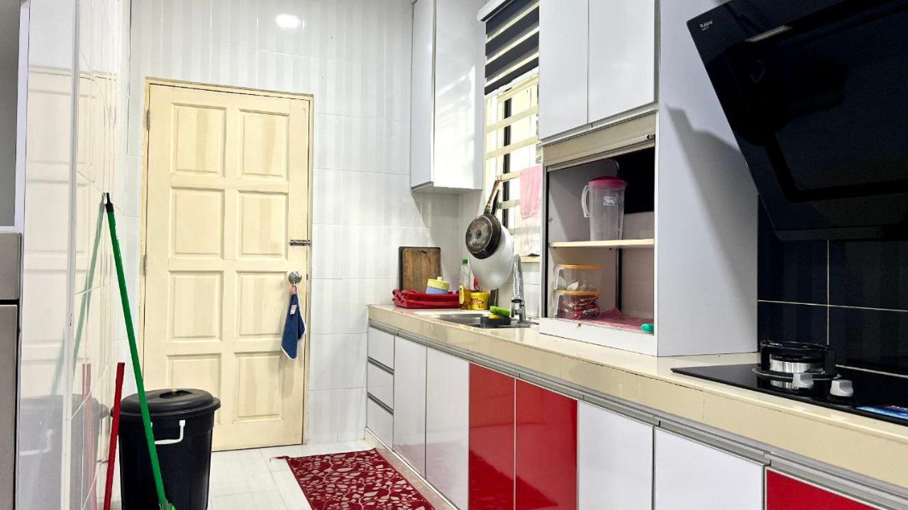 Yb Guest House 4 Bilik 5 Katil Chukai Eksteriør billede